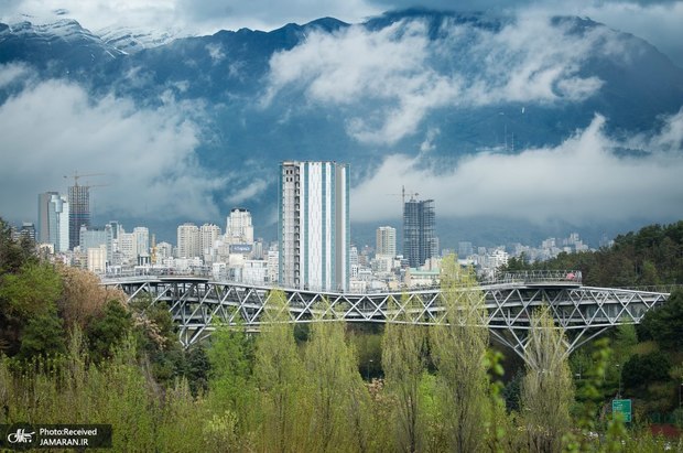 وضعیت رویایی پل طبیعت و آسمان زیبای تهران در روز بارانی + عکس ها