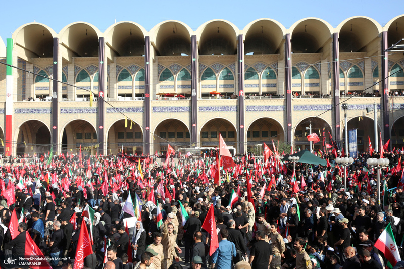 اقامه نماز بر پیکر مطهر رهبر شهید انقلاب-2