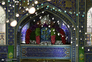 حال و‌هوای حرم مطهر رضوی در شب ولادت امام رضا (ع)