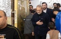 لاریجانی به حرم مطهر امام رضا (ع) رفت (3)