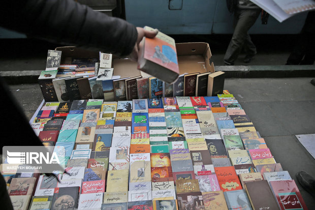 نمایشگاه کتاب در خمین گشایش یافت