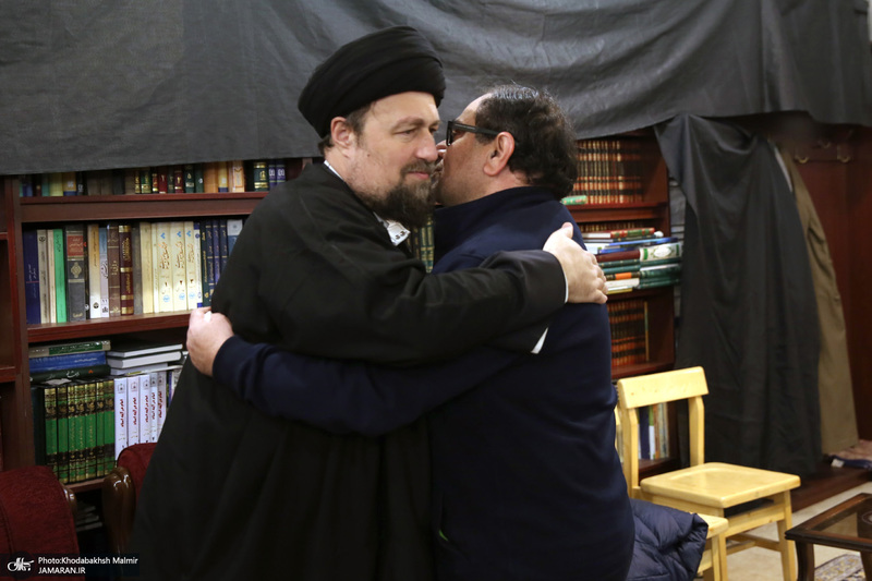 حضور جمعی از شخصیت های سیاسی در منزل مرحوم آیت الله موسوی بجنوردی (ره) -3