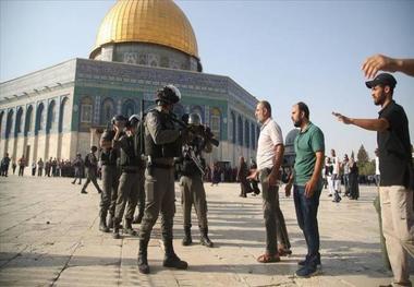 حمله به نمازگزاران فلسطینی در مسجد الاقصی