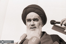 فرزندان انقلابی‌ام، ای کسانی که لحظه‌ای حاضر نیستید که از غرور مقدستان دست بردارید می‌دانم که به شما سخت می‌گذرد؛ ولی مگر به پدر پیر شما سخت نمی‌گذرد؟