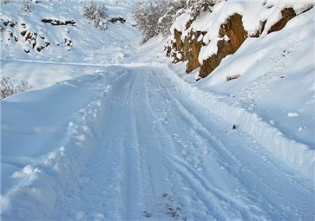 تردد در گردنه ژالانه محور سروآباد، پاوه تنها با زنجیر چرخ ممکن است