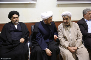 دیدار مهدی کروبی با سید حسن خمینی و جمعی از فعالان سیاسی