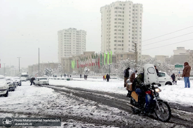 بارش برف پاییزی در برخی نقاط تهران - 25 آبان