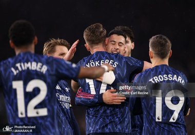 آرسنال به آسانی ۵۳ شد