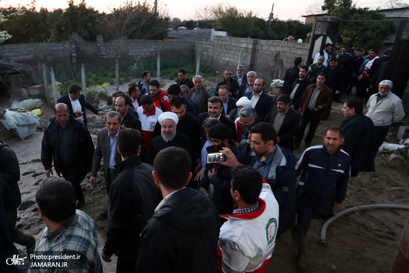 روحانی در جمع مردم روستای کردخیل مازندران