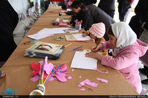 نمایشگاه گردشگری عطر یاس در حرم مطهر امام خمینی (س)