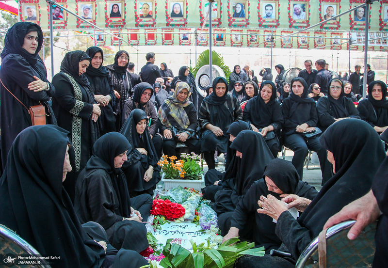 مراسم چهلمین روز شهدای جنگ تحمیلی ۱۲ روزه در قطعه 42 بهشت زهرا (س)