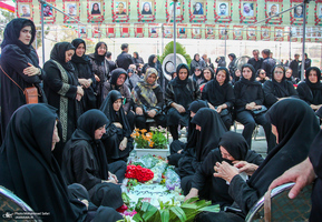 مراسم چهلمین روز شهدای جنگ تحمیلی ۱۲ روزه در قطعه 42 بهشت زهرا (س)