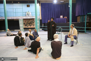 بازدید جمعی از مسئولین فرهنگی کشور لبنان از بیت امام خمینی (س) درجماران