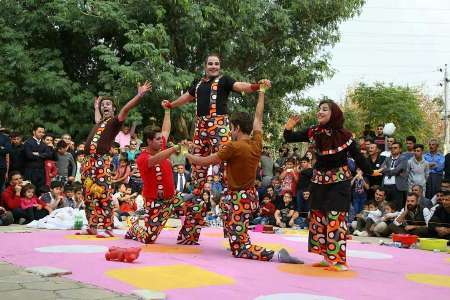 کسب رتبه برتراجرای برگزیده نمایش لیلی ومجنون ازبروجرد در جشنواره فجر