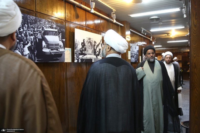 بازدید جمعی از علما کشور عراق از بیت امام خمینی (س)