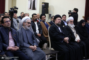 دیدار رئیس سازمان اسناد و کتابخانه ملی ، معاونین ومدیران با سید حسن خمینی