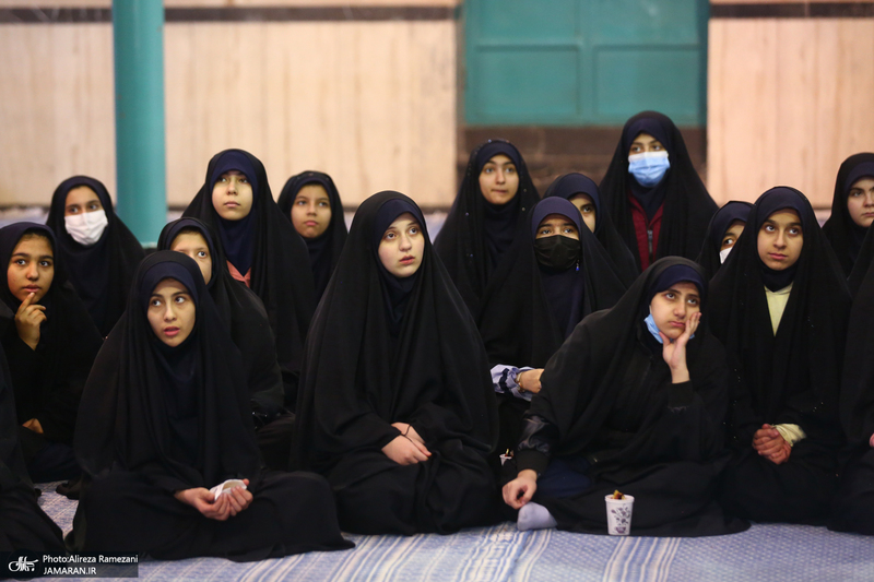 بازدید اقشار مختلف مردم از بیت امام خمینی (س) در جماران-5