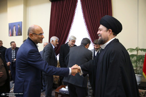 دیدار رییس و جمعی از معاونان و کارکنان ستاد اجرایی فرمان حضرت امام با سید حسن خمینی