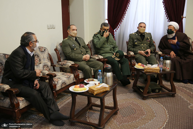 حاشیه های تجدید بیعت فرماندهان ارشد نیروهای مسلح با آرمان های امام خمینی (س)