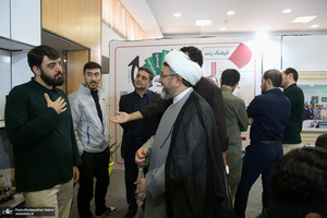 بازدید رئیس موسسه تنظیم و نشر آثار امام خمینی(س) از نمایشگاه خط خون