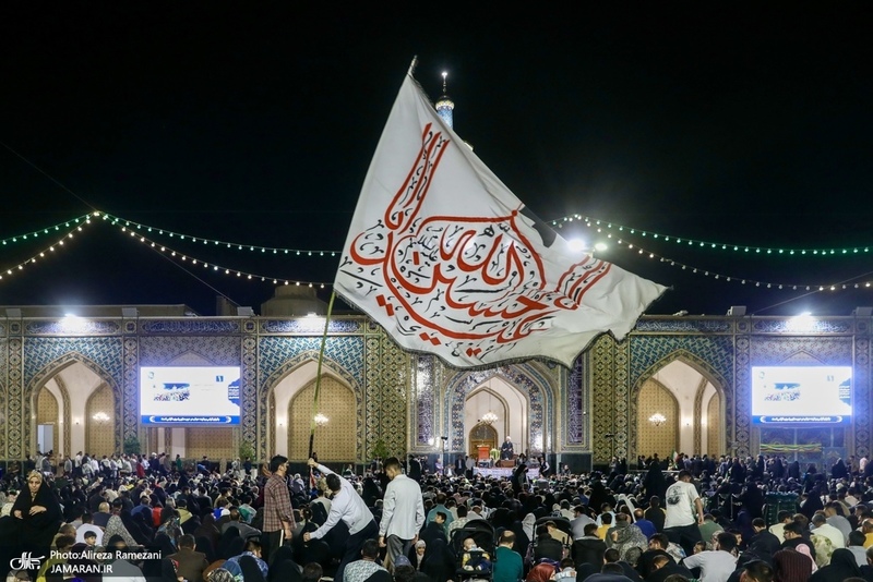 مراسم شب ولادت امام رضا (ع) در صحن غدير