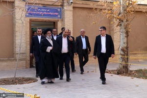 بازدید سفیر ازبکستان در ایران از بیت تاریخی امام در خمین