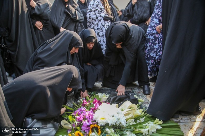 مراسم تشییع و خاکسپاری پدر دکتر جوادی یگانه