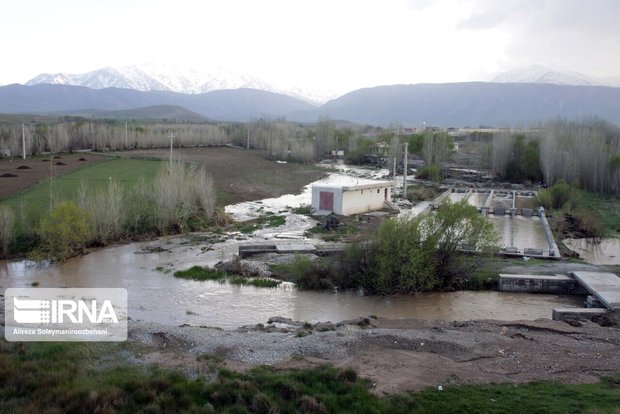 سیل به ۳۷۰۰ هکتار از  اراضی کشاورزی  اصفهان خسارت زد