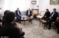 معاون اول رئیس‌جمهور در دیدارهای جداگانه با تعدادی از خانواده فرماندهان شهید و دانشمندان شهید در جنگ تحمیلی ۱۲ روزه (2)