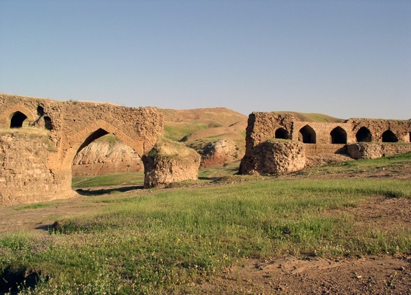 گاومیشان؛ بزرگترین پل تاریخی غرب کشور در انتظار گردشگران