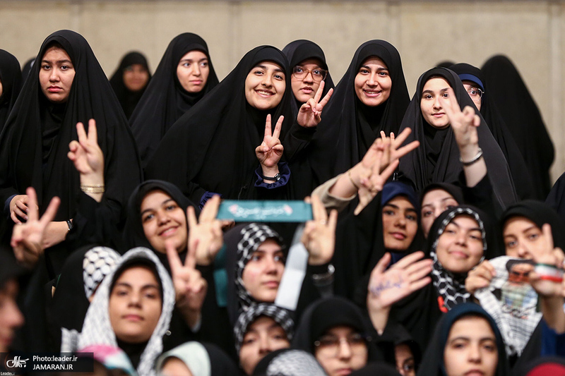 دیدار دانش‌آموزان و دانشجویان با رهبر معظم انقلاب