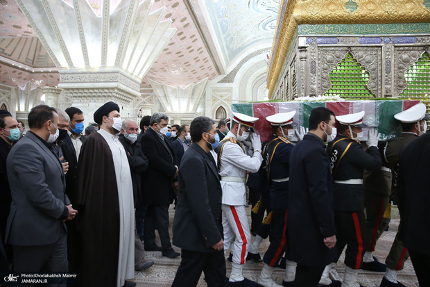 وداع با پیکر مطهر شهید محسن فخری زاده در حرم امام خمینی(س)