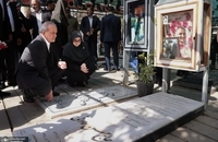 حضور پزشکیان بر مزار شهدای تجاوز رژیم صهیونیستی علیه ایران (6)