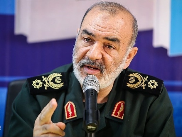 قدرت عظیم موشکی ایران در کمین‌گاه شلیک است/اگر ‌همه قدرت‌های استکبا‌ری جمع شوند نمی‌توانند ایران ‌را شکست دهند