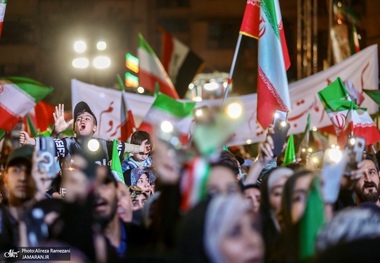 هشتادمین اجتماع پر شور مردم در میادین تهران