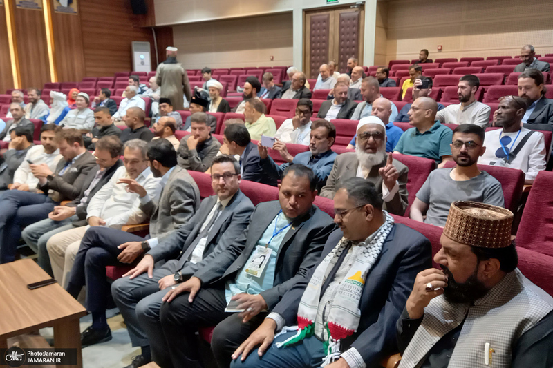 بازدید میهمانان خارجی مراسم بزرگداشت امام خمینی (س) از نمایشگاه دستاوردهای هوافضای سپاه