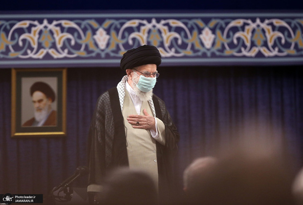 رهبر معظم انقلاب: قوه قضاییه تحت تأثیر نظر ضابطین قرار نگیرد و به موضوعات، مستقل رسیدگی کند/ مراقبت بشود از رفتار ضابط که تندروی و زیاده‌روی انجام نگیرد