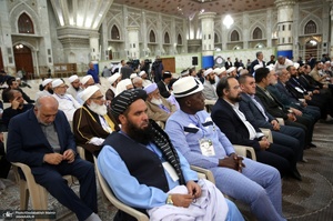 ادای احترام مهمانان خارجی کنفرانس وحدت اسلامی به مقام شامخ حضرت امام خمینی (س)