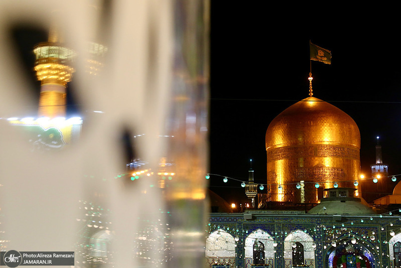 حال و‌هوای حرم مطهر رضوی در شب ولادت امام رضا (ع)