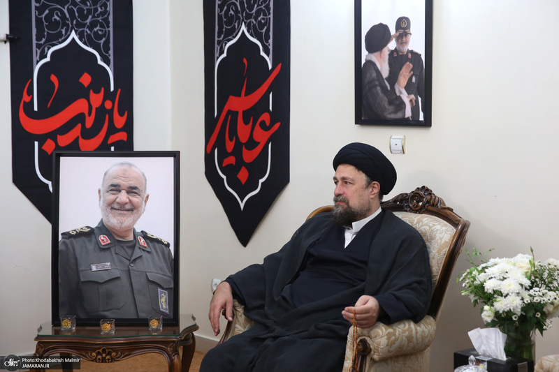 حضور سید حسن خمینی در منزل سردار شهید سلامی با خانواده این شهید والامقام دیدار و گفت‌وگو کرد.