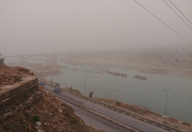 گرد و خاک در دزفول موجب کاهش دید شد