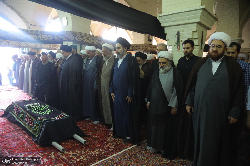 مراسم تشییع همسر مرحوم آیت الله راستی کاشانی (ره)