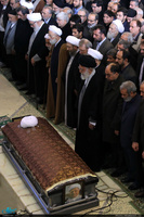 اقامه نماز رهبر معظم انقلاب بر پیکر حجت‌الاسلام والمسلمین هاشمی رفسنجانی