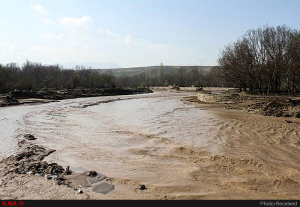 بارندگی ها به ۱۰۰ کیلومتر از  راه های خراسان جنوبی خسارت زد