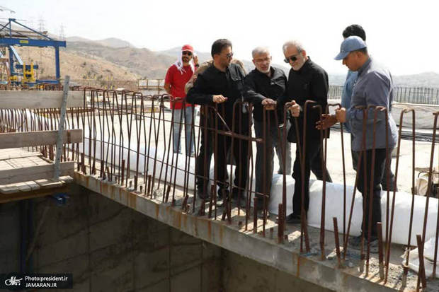 پزشکیان: پروژه آزادراه شمالی کرج مورد حمایت قرار می‌گیرد