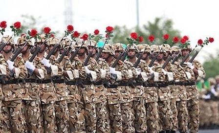 ارتش فارغ از وابستگی های سیاسی در مسیر ولایت گام برمی دارد