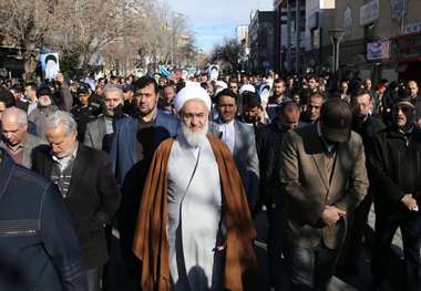 نماینده ولی فقیه در قزوین:هنجارشکنان از دشمنان خط گرفتند