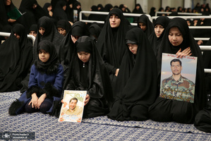 مراسم بزرگداشت شهید حاج قاسم سلیمانی و همرزمانش در حسینیه امام خمینی (ره)