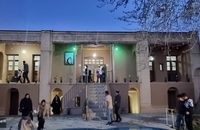 بازدید گردشگران نوروزی از بیت و زادگاه حضرت امام (س) در شب عید سعید فطر + تصاویر