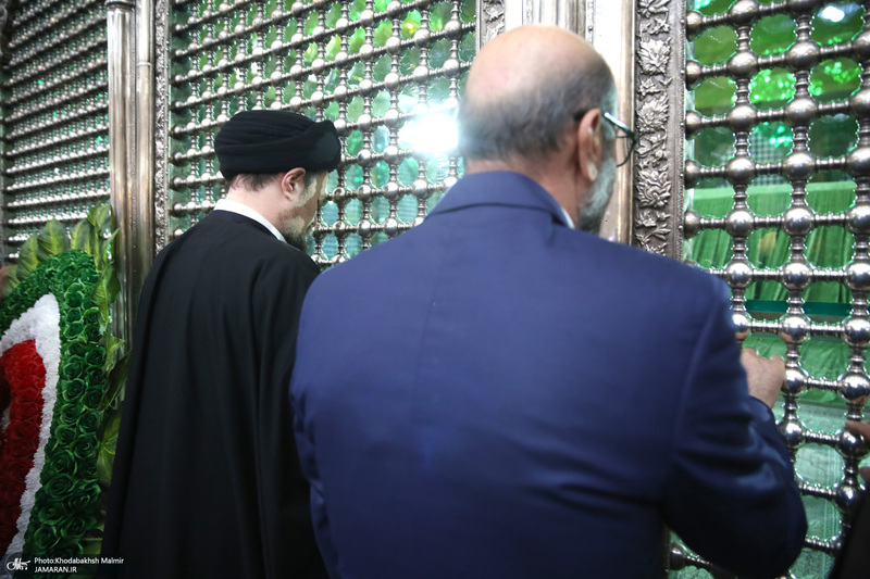 دیداررئیس و جمعی از کارکنان بنیاد مستضعفان با سید حسن خمینی